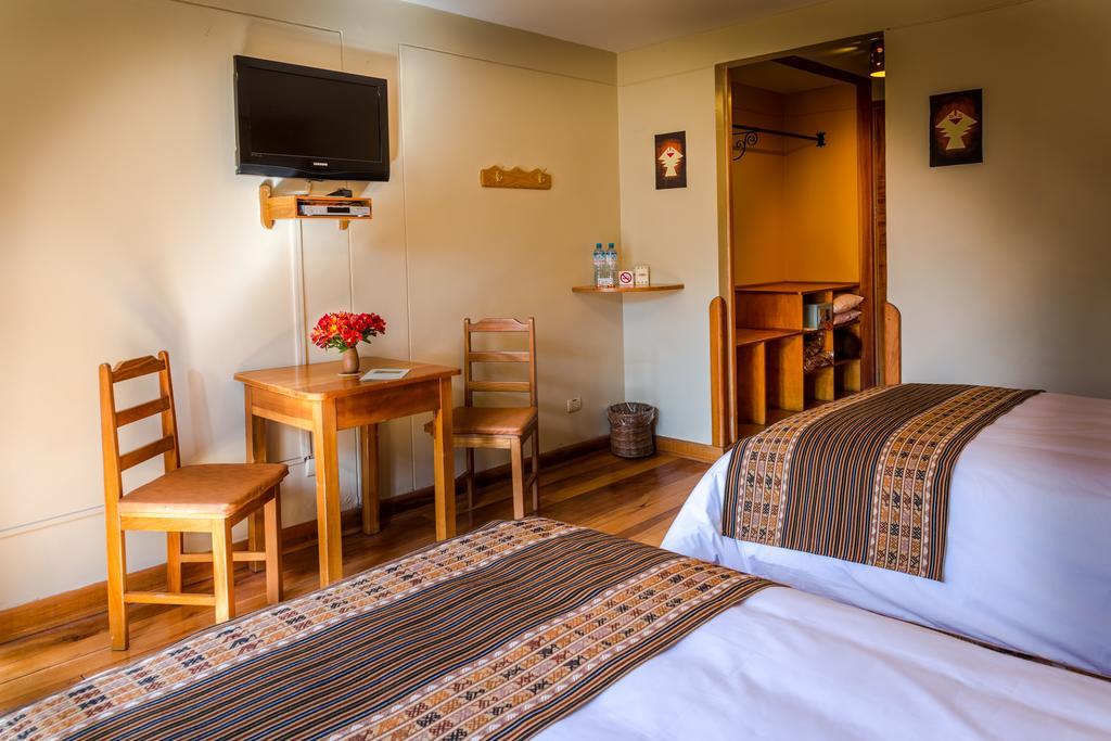 Hotel Pakaritampu أويانتيتامْبو المظهر الخارجي الصورة